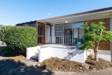 Photo of property in 2/7 Napoleon Avenue, Milford, Auckland, 0620