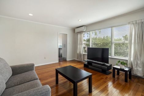 Photo of property in 1/221 Hurstmere Road, Takapuna, Auckland, 0622