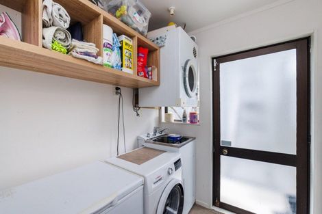 Photo of property in 27 Newton Place, Westbrook, Palmerston North, 4412