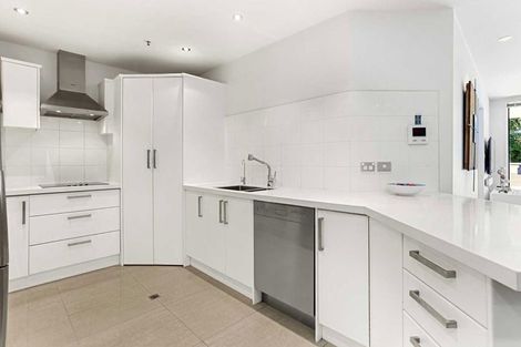 Photo of property in 175h Hurstmere Road, Takapuna, Auckland, 0622