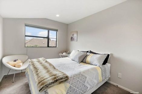 Photo of property in 7 Bronwylian Drive, Flat Bush, Auckland, 2016