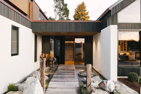 Photo of property in 69 Kanuka Drive, Hokowhitu, Palmerston North, 4410