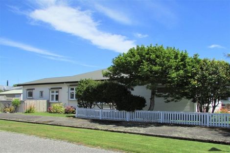 Photo of property in 16 Nelson Street, Greymouth, 7805
