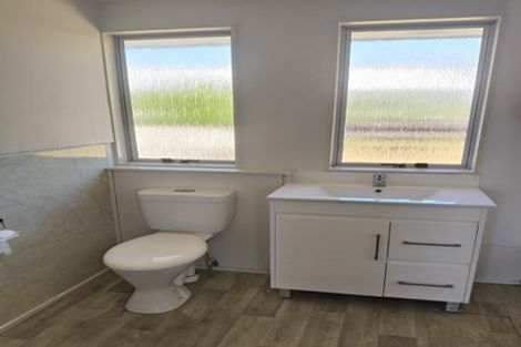 Photo of property in 2/30 Kennington Drive, Clendon Park, Auckland, 2103