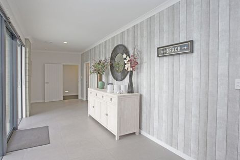 Photo of property in 58 Rodeo Drive, Kelvin Grove, Palmerston North, 4414