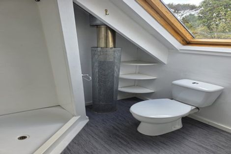 Photo of property in 48 Turanga Road, Henderson Valley, Auckland, 0612