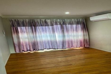 Photo of property in 49a Bruce Mclaren Road, Henderson, Auckland, 0612