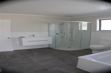 Photo of property in 26 Latimer Way, Petone, Lower Hutt, 5012