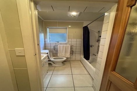 Photo of property in 13a Romney Square, Tawa, Wellington, 5028