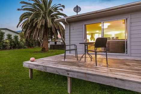 Photo of property in 2/13 Hamurana Place, Te Atatu Peninsula, Auckland, 0610