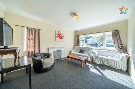 Photo of property in 88 Stokes Valley Road, Stokes Valley, Lower Hutt, 5019