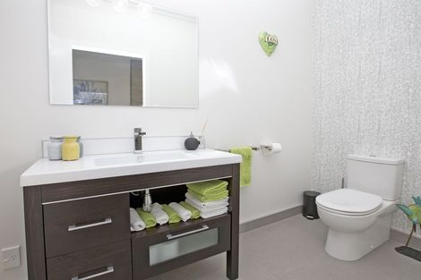 Photo of property in 58 Rodeo Drive, Kelvin Grove, Palmerston North, 4414