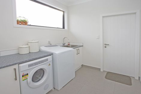 Photo of property in 58 Rodeo Drive, Kelvin Grove, Palmerston North, 4414