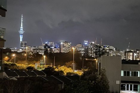 Photo of property in 205/9 Madeira Lane, Grafton, Auckland, 1023