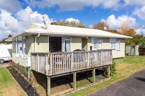 Photo of property in 5 Rapaki Place, Te Atatu Peninsula, Auckland, 0610