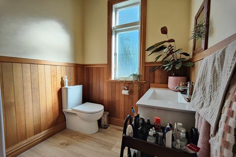 Photo of property in 102 Wexford Road, Miramar, Wellington, 6022