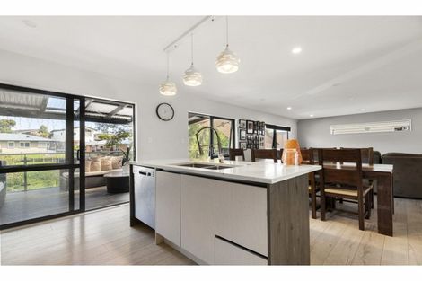 Photo of property in 22a Sabulite Road, Kelston, Auckland, 0602