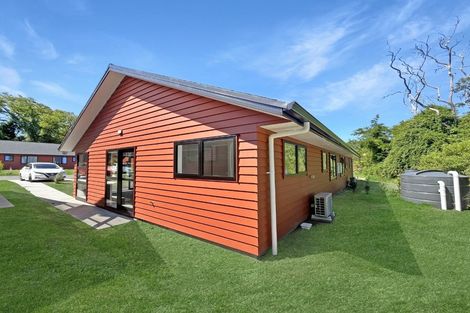 Photo of property in 8 Winnie Close, Acacia Bay, Taupo, 3330