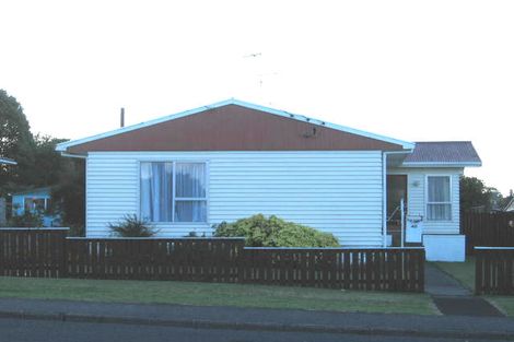 Photo of property in 40 Hepburn Road, Glendene, Auckland, 0602