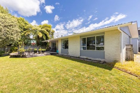 Photo of property in 2 Te Ngaere Place, Merrilands, New Plymouth, 4312