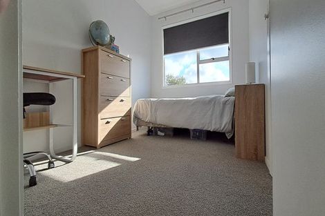Photo of property in 15 Mile Place, Henderson, Auckland, 0612