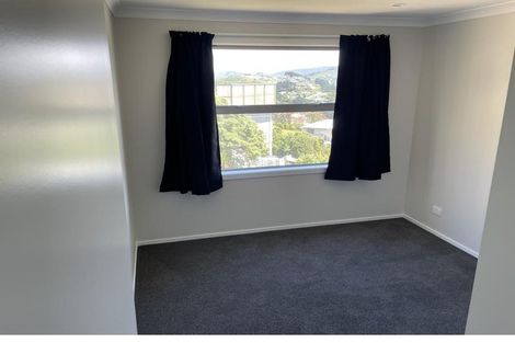 Photo of property in 20c Chetwode Grove, Newlands, Wellington, 6037