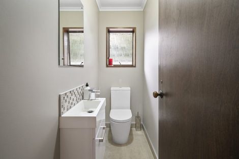 Photo of property in 27 Humphries Place, Awapuni, Palmerston North, 4412