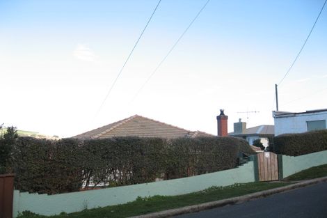 Photo of property in 18 Monowai Road, Ravensbourne, Dunedin, 9022