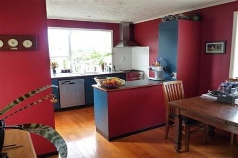 Photo of property in 42 Valley View Road, Glenfield, Auckland, 0629