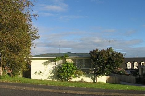 Photo of property in 15 Anne Road, Hillcrest, Auckland, 0627