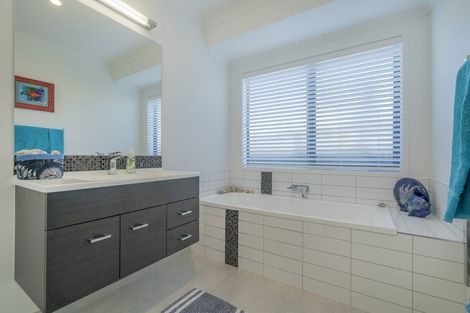 Photo of property in 14 Motukorure Parade, Cooks Beach, Whitianga, 3591