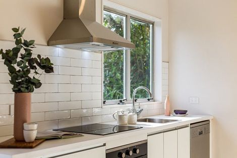 Photo of property in 214a Waddington Drive, Naenae, Lower Hutt, 5011