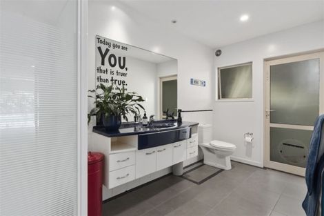 Photo of property in 14 Lansdowne Street, Bayswater, Auckland, 0622