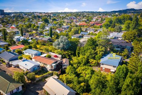 Photo of property in 12 Kelston Street, New Lynn, Auckland, 0600