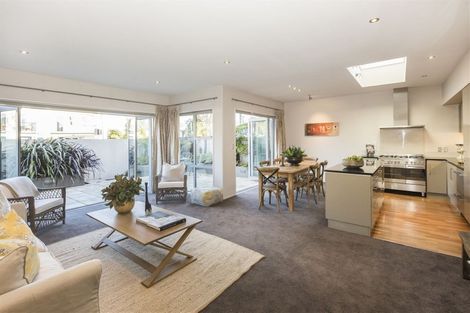 Photo of property in 36 Rhodes Street, Merivale, Christchurch, 8014