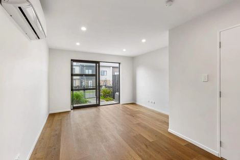 Photo of property in 323 Glengarry Road, Glen Eden, Auckland, 0602