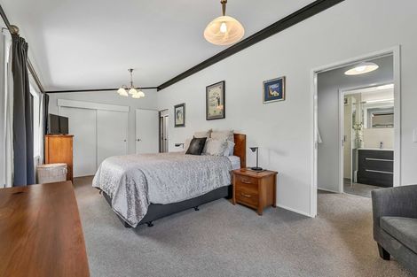 Photo of property in 13 Cargill Place, Frankleigh Park, New Plymouth, 4310