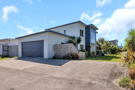 Photo of property in 94a Bream Bay Drive, Ruakaka, 0116