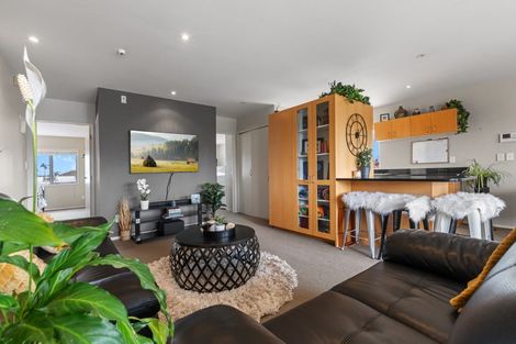 Photo of property in 2/1086 Papamoa Beach Road, Papamoa Beach, Papamoa, 3118