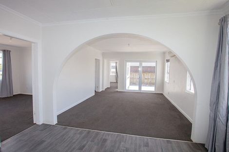 Photo of property in 3a Grey Street, Waitara, 4320