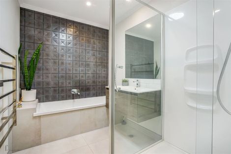 Photo of property in 8 Raranga Lane, Hobsonville, Auckland, 0616