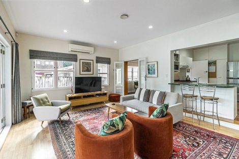 Photo of property in 40 Te Kawa Road, Greenlane, Auckland, 1061