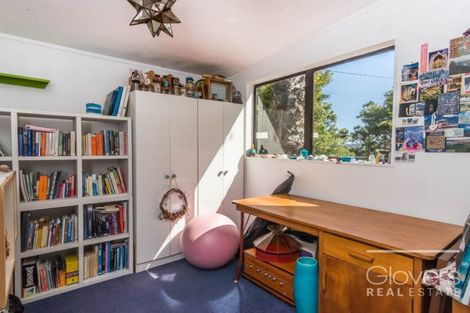 Photo of property in 60 Kauri Point Road, Laingholm, Auckland, 0604