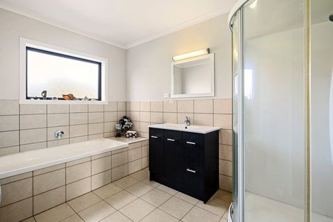 Photo of property in 2 Joll Street, Waitara, 4383