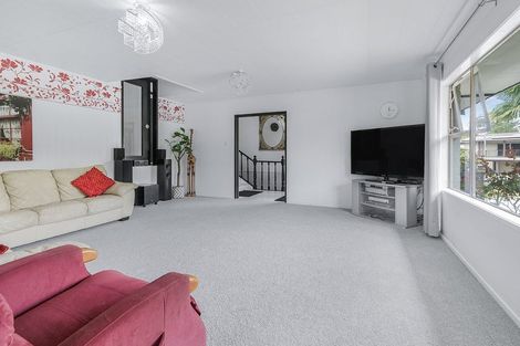 Photo of property in 32 Chedworth Avenue, Chedworth, Hamilton, 3210