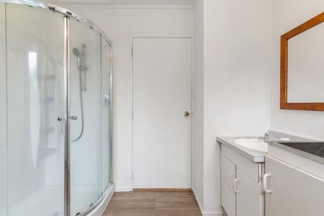 Photo of property in 48 Astley Avenue, New Lynn, Auckland, 0600