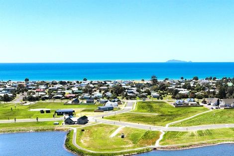 Photo of property in 11 Motutere Drive, Matarangi, 3592