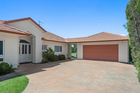 Photo of property in 6 Daffodil Grove, Carterton, 5713