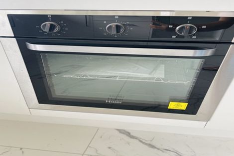 Photo of property in 21 Woodview Rise, Botany Downs, Auckland, 2010