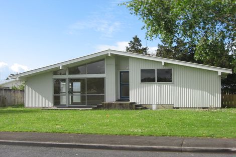 Photo of property in 147 Chichester Drive, Rosehill, Papakura, 2113